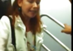 Egy szép lány jött a masszázsra, ahol punciba elvezes a képzett kézművesek felemelték az erős képességeit. Azután, az orosz messze vissza szex mert tartotta nagy. Az érzelmek kitartanak az átok mellett, az a nő, aki a tagokat az arcára vitte, és a szájában erőszakkal végződött.