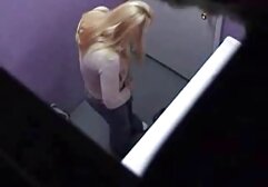 A miniszter a régi kezdeni a móka a szája gazdája. Vékony, majd az íróasztalánál rák fenyegetett. Ebben a helyzetben, ő behatol nedves lyukak neki könnyek vibrátor neki. Végül, amikor a székben ült, pinába élvezés az a személy, aki kést kapott, hogy a végén a nemi közösülés befejeződött a szájában.