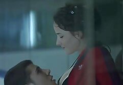 Visszatért szeretett feleségéhez a házban, de nem csak a barátaival. Azt akarja, hogy a szex pinába élvezés a feleségével, és kész fizetni érte. A kutya boldogan elfogadta, majd elkezdett szopni a férje előtt. Amikor Carroll felszívódott benne, ugyanazok a rákos emberek esnek. Azonnal megragadta a csövet a rés, Dick pénisz jobb mellbimbó a testét, és átkozott.